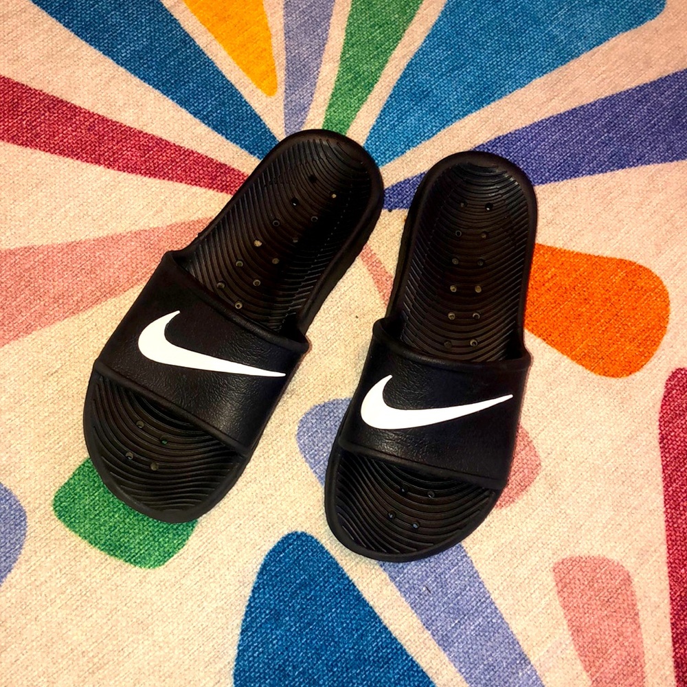 Great Condition Nike Summer Pool Slides Black & White